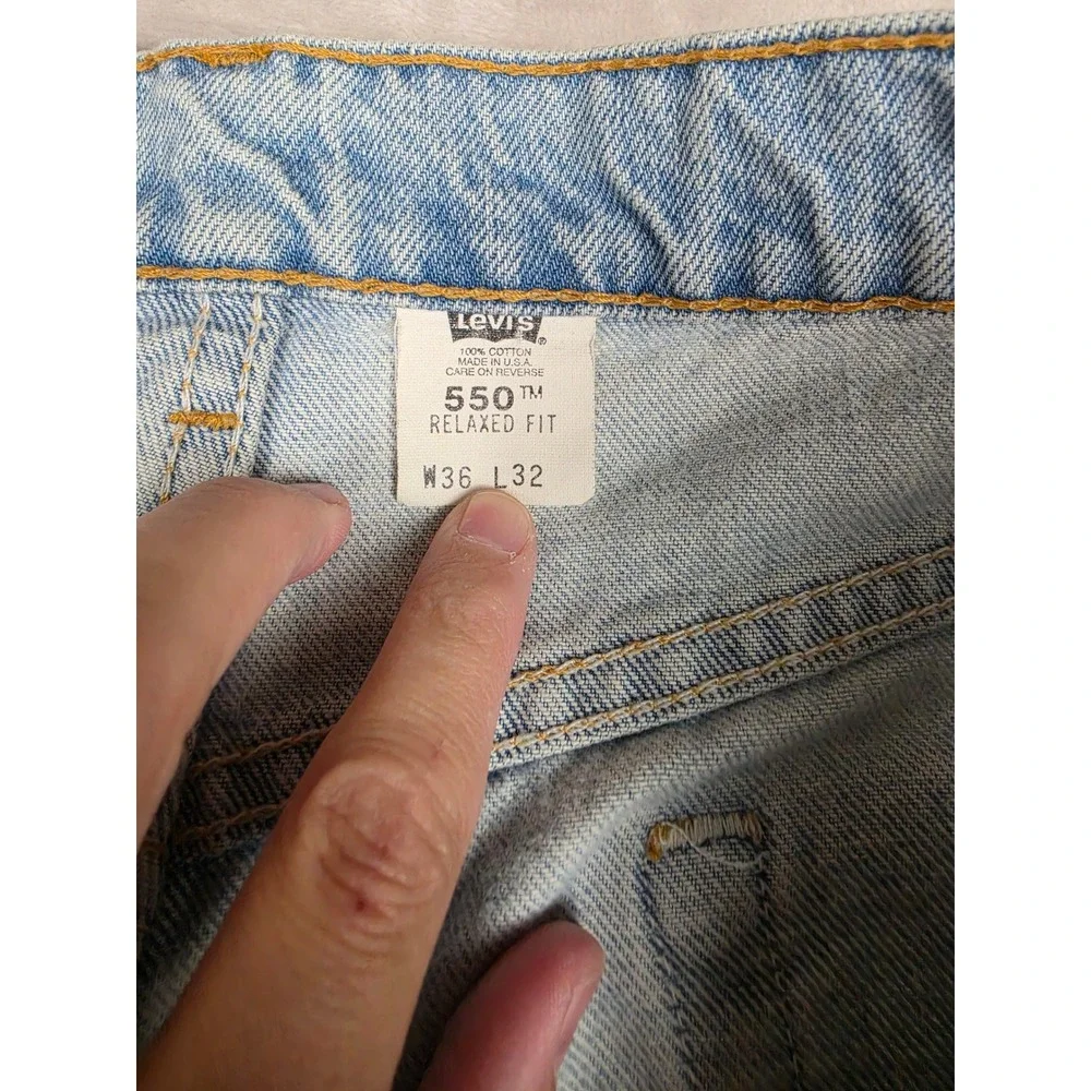 Vintage Levi's 550 Relaxed Jeans Mens 36x32 Fit 34x32 Distressed Made in USA 90s